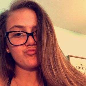 Meet your Posher, Olivia